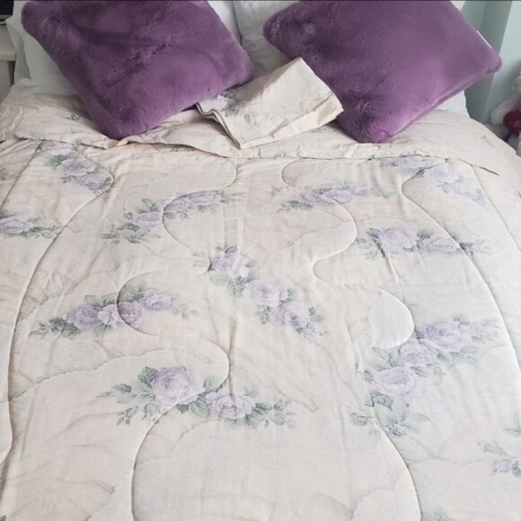 The Bay Twin Bed Comforter Reversible - Picture 1 of 9